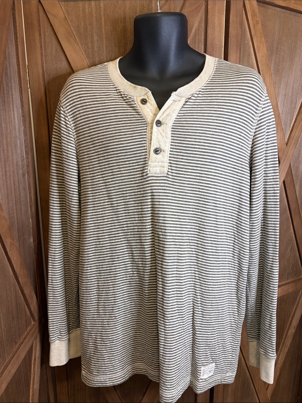 DENVER HAYES VINTAGE Grey Striped Waffle Knit Henley Shirt SIZE MEDIUM
